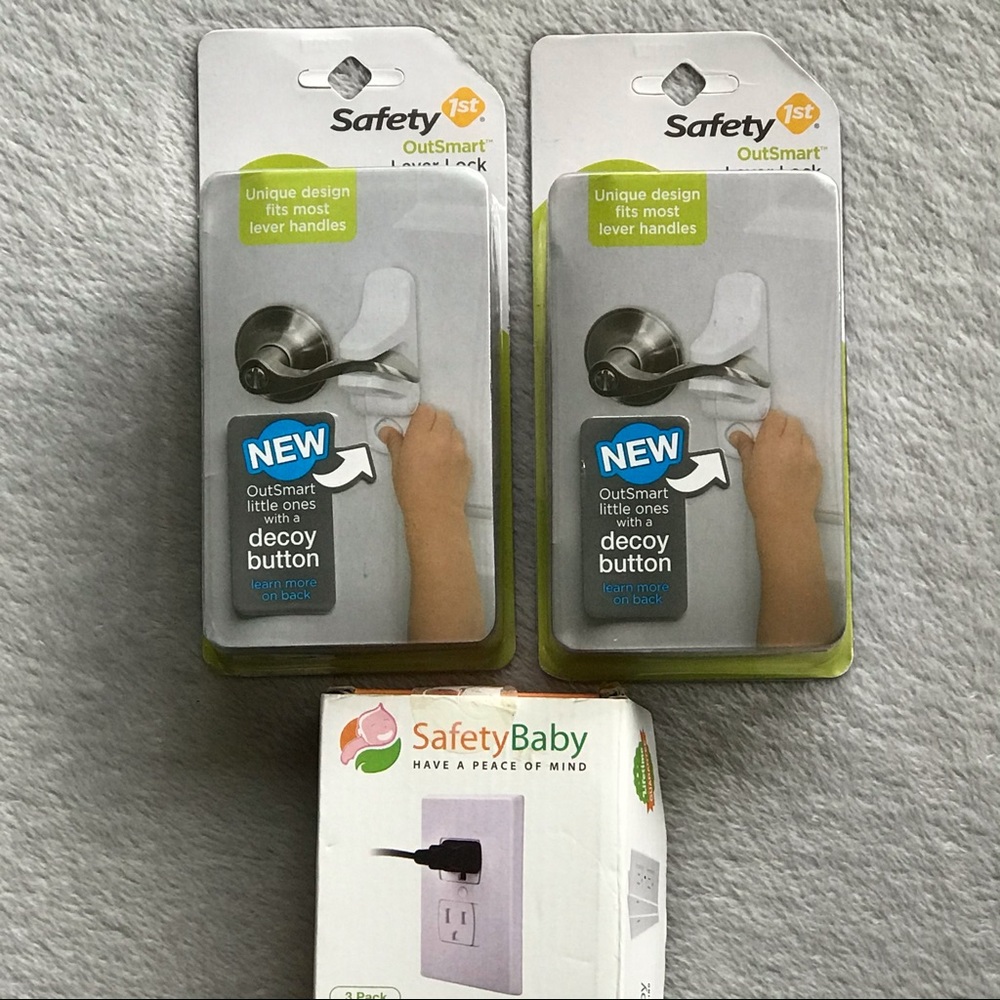 NEW Baby Safety Bundle Lever Lock + Outlet Covers